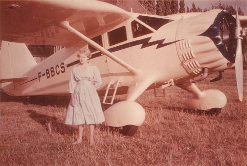 This immaculate French Stinson SR-8E Reliant won the best kept vistor prize.