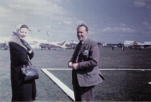 Spencer Kendall and BEAS secretary Valerie Hicks at a trade show in 1961.