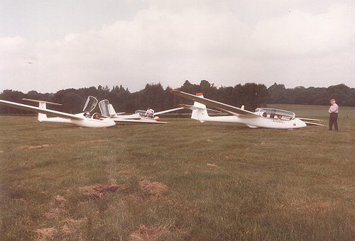 As part of the Jaguar event, their guests were offered experience flights in powered aircraft and, unusually for Denham, gliders.